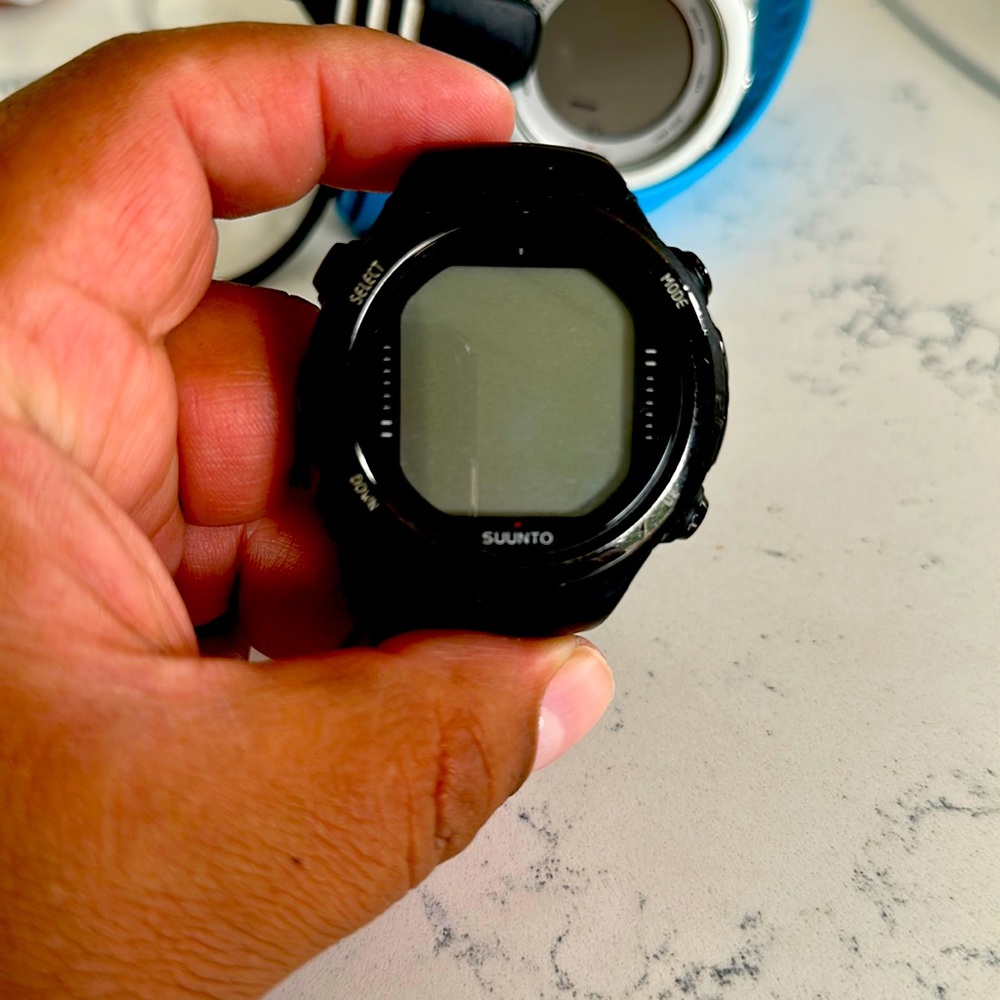 Suunto Watch D4i in a very good condition, just need new Batery and enjoy!!!